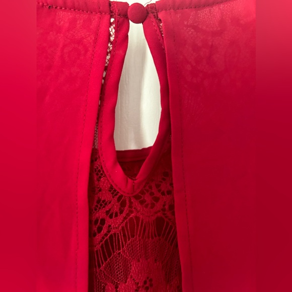 NWT Mine Red Burgundy Long Sleeve Laced Back Top Blouse. Size Medium - Picture 6 of 10